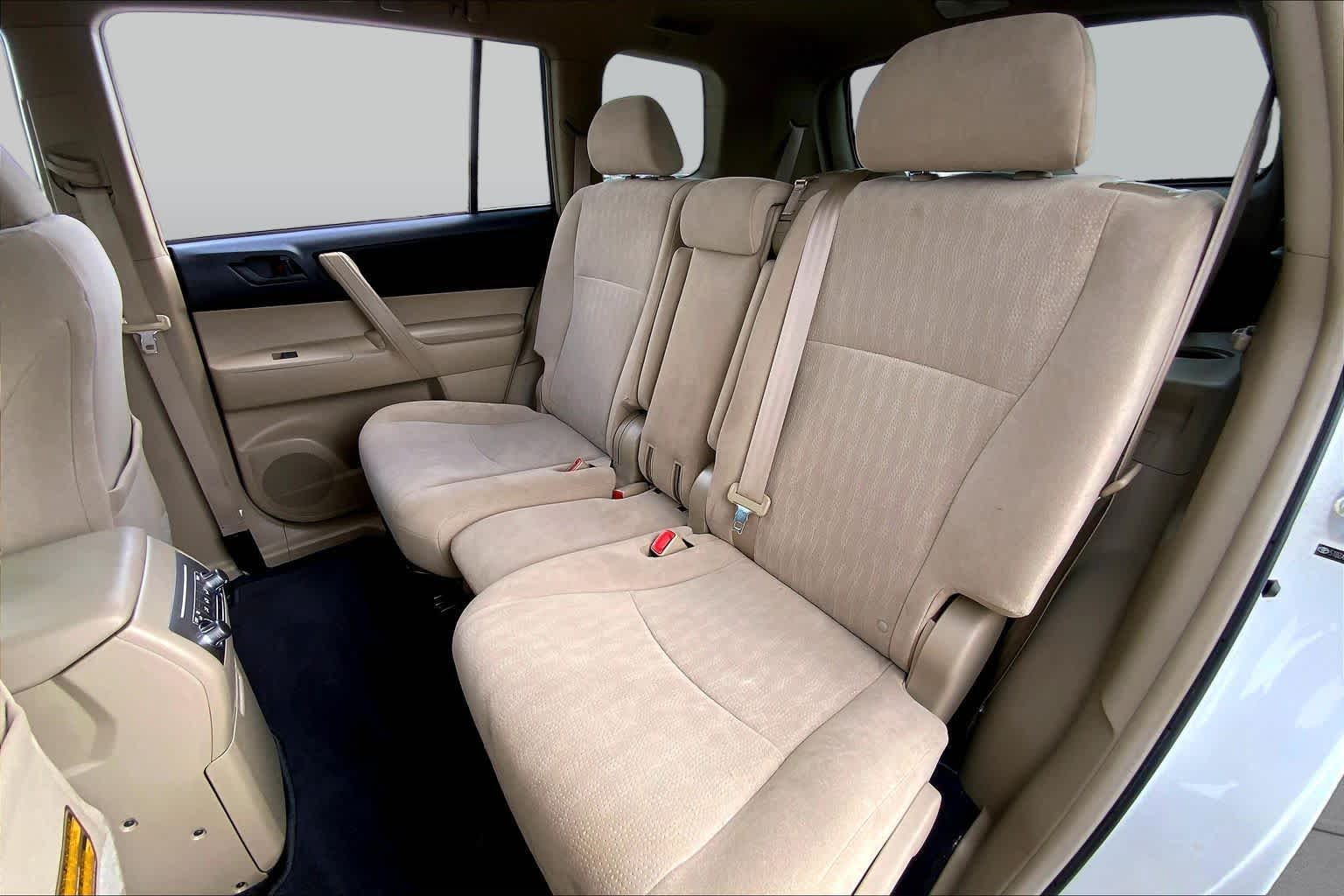 2012 Toyota Highlander photo 20 of 35