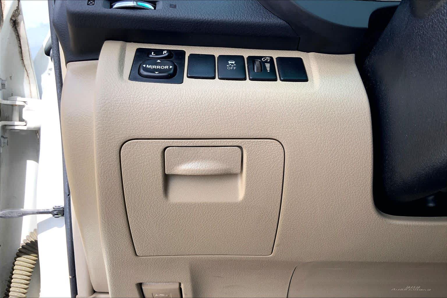 2012 Toyota Highlander photo 32 of 35