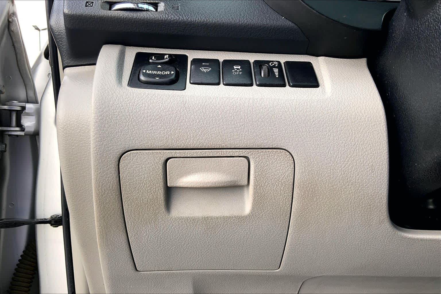 2013 Toyota Highlander Plus Classic Silver Metallic at Ron Craft Chevrolet Cadillac