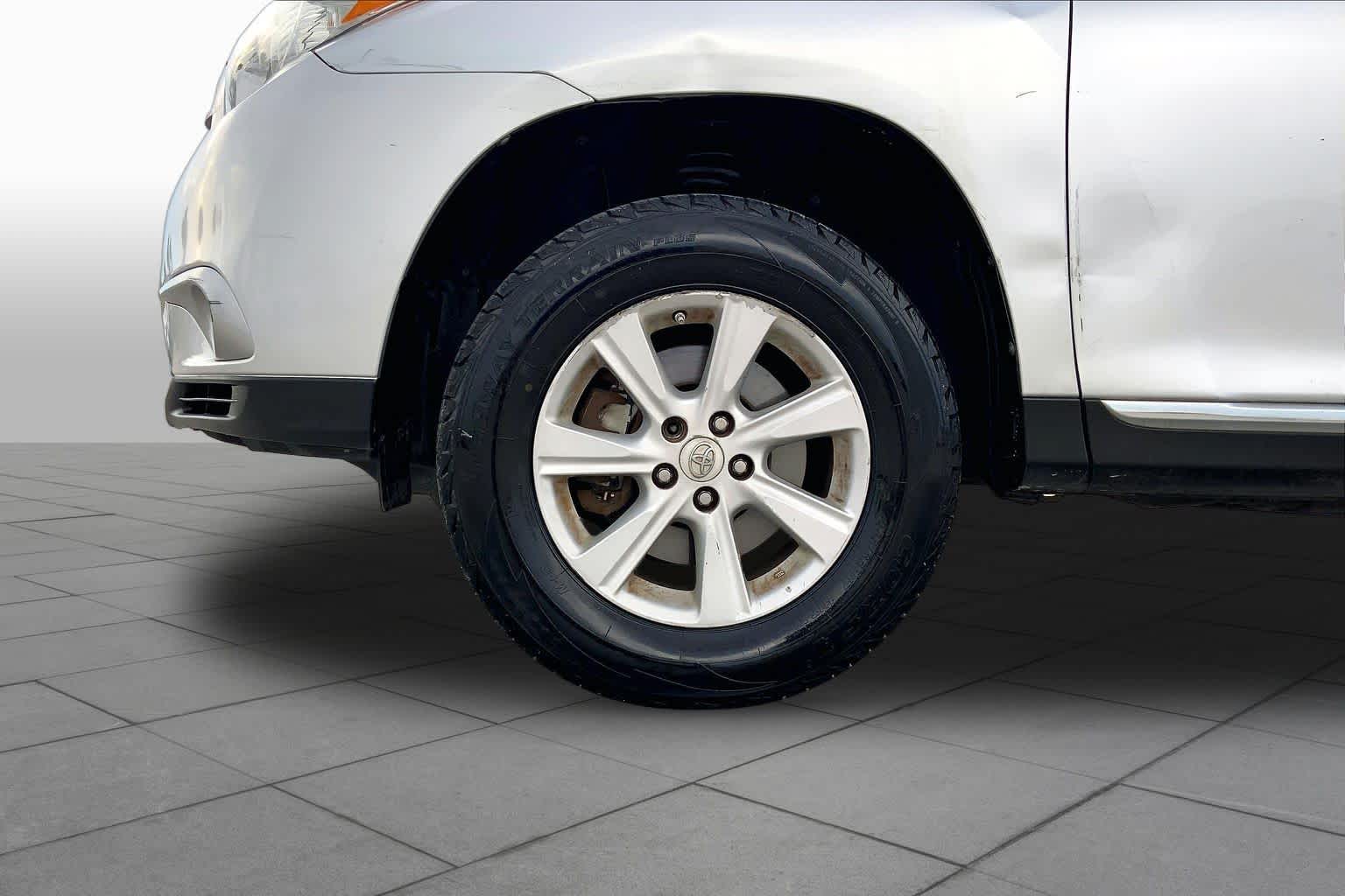 2013 Toyota Highlander Plus Classic Silver Metallic at Ron Craft Chevrolet Cadillac