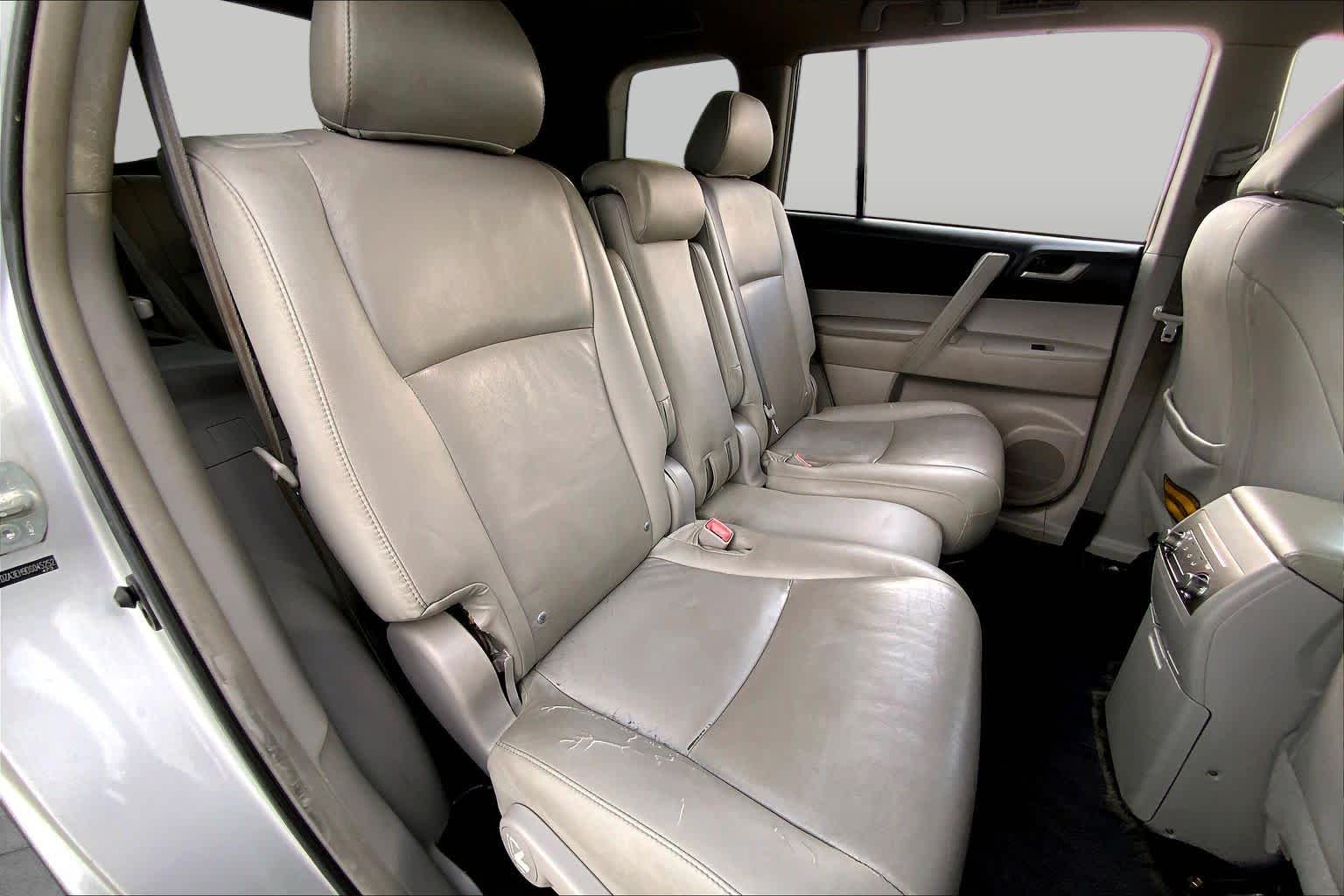 2013 Toyota Highlander Plus Classic Silver Metallic at Ron Craft Chevrolet Cadillac