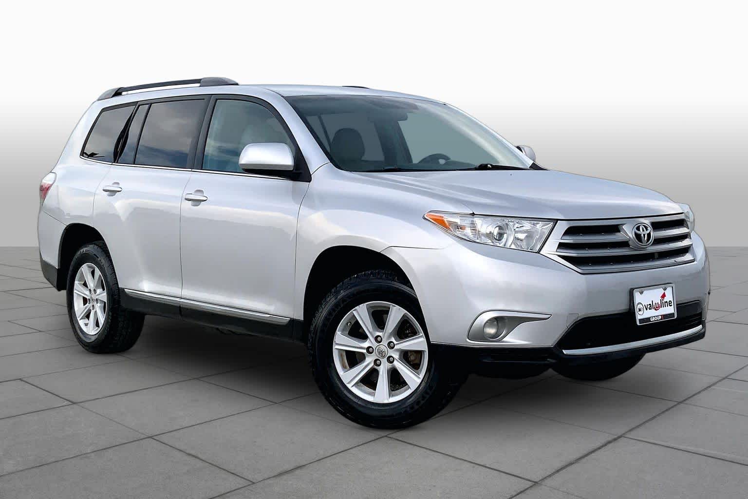 2013 Toyota Highlander Plus Classic Silver Metallic at Ron Craft Chevrolet Cadillac