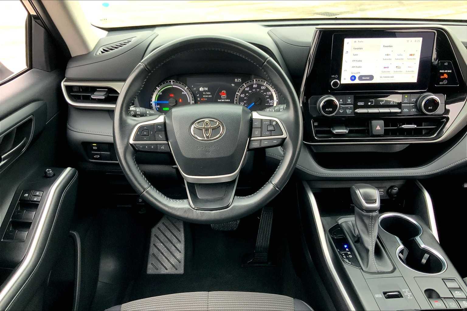2023 Toyota Highlander Hybrid LE Midnight Black Metallic at Group 1 Toyota Southwest