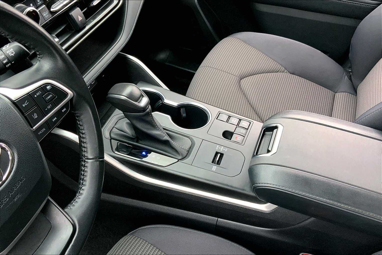 2023 Toyota Highlander Hybrid LE Midnight Black Metallic at Group 1 Toyota Southwest