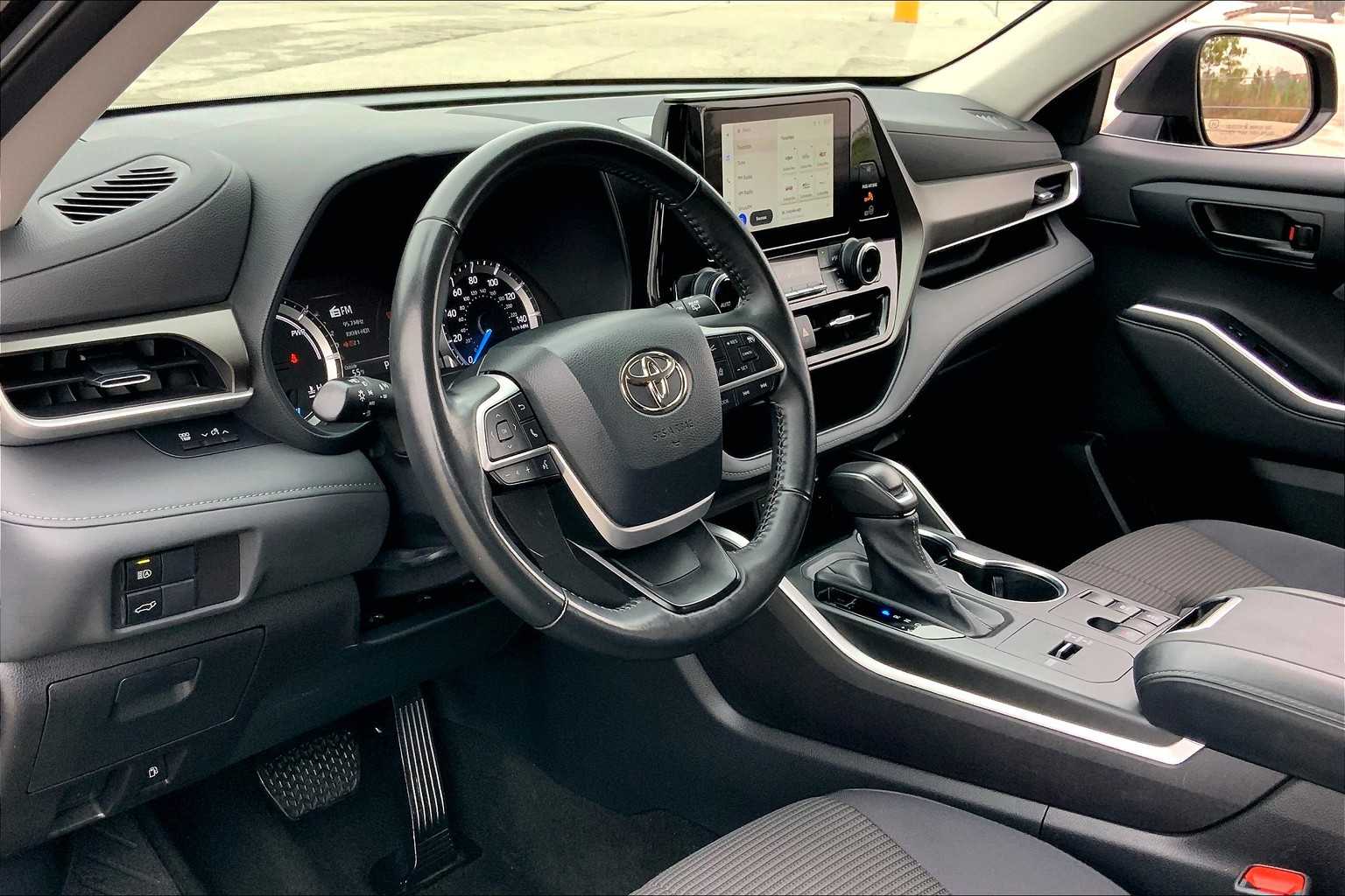 2023 Toyota Highlander Hybrid LE Midnight Black Metallic at Group 1 Toyota Southwest