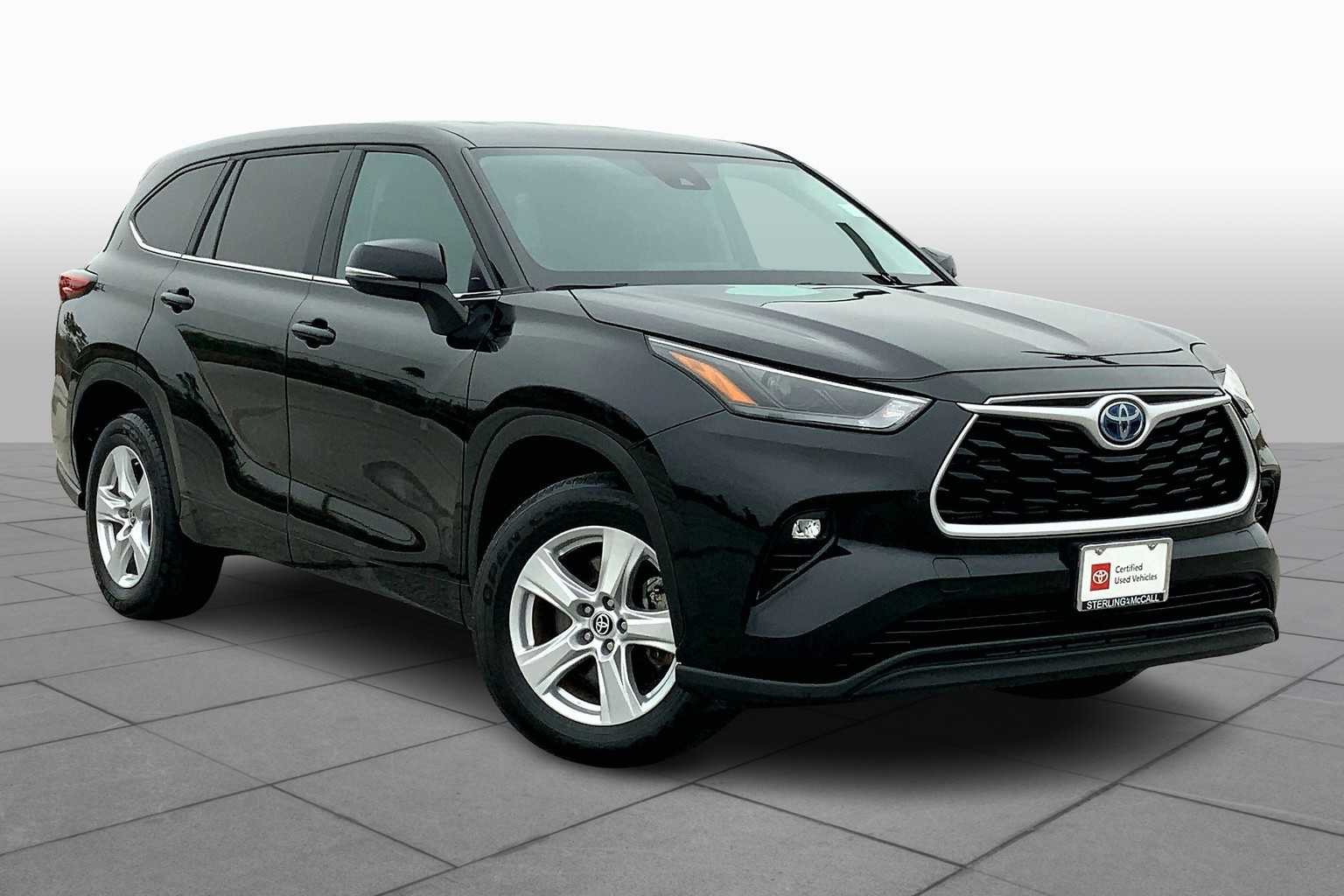 2023 Toyota Highlander Hybrid LE Midnight Black Metallic at Group 1 Toyota Southwest