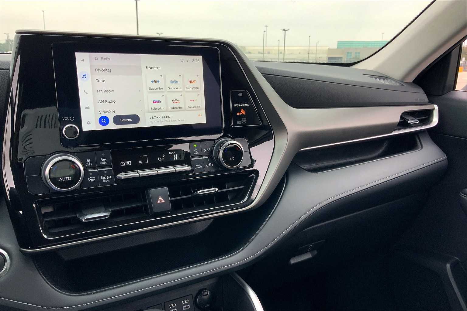 2023 Toyota Highlander Hybrid LE Midnight Black Metallic at Group 1 Toyota Southwest