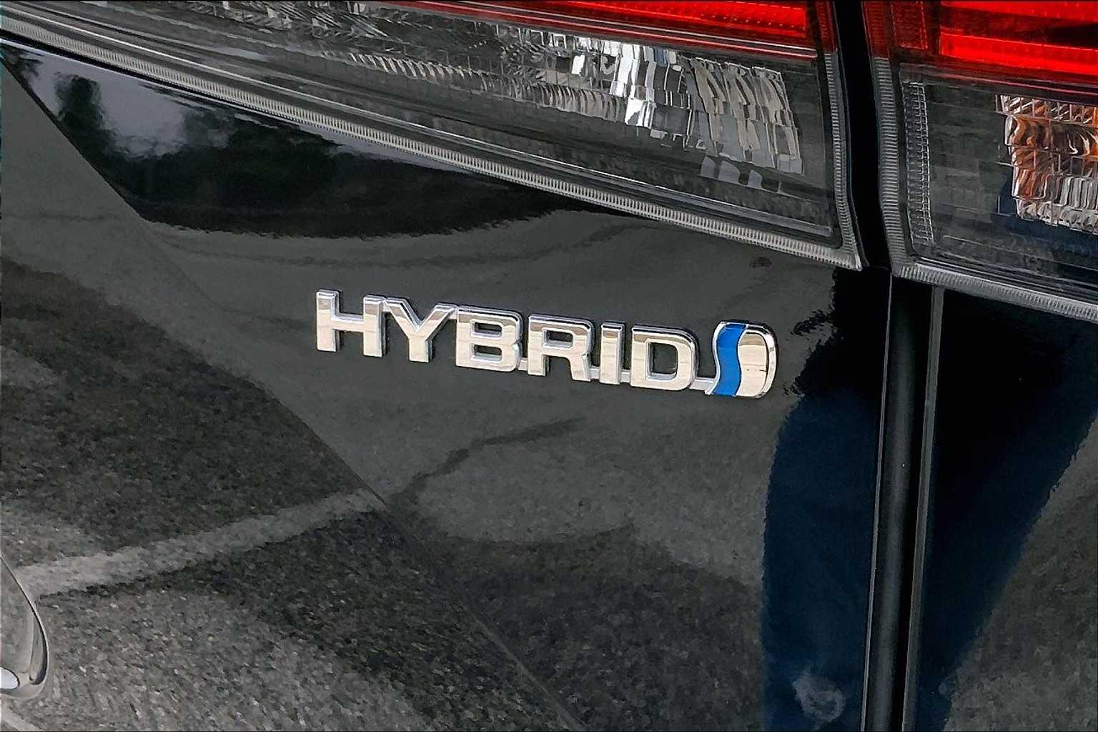 2023 Toyota Highlander Hybrid LE Midnight Black Metallic at Group 1 Toyota Southwest