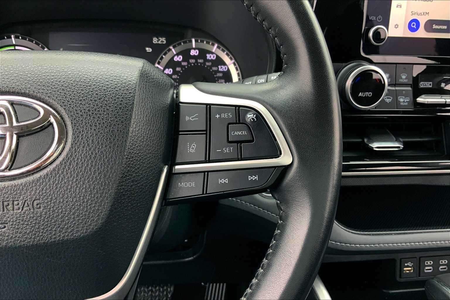 2023 Toyota Highlander Hybrid LE Midnight Black Metallic at Group 1 Toyota Southwest