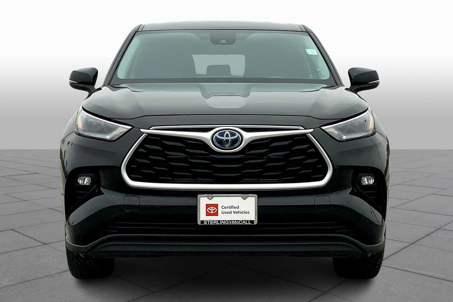 2023 Toyota Highlander Hybrid LE Midnight Black Metallic at Group 1 Toyota Southwest