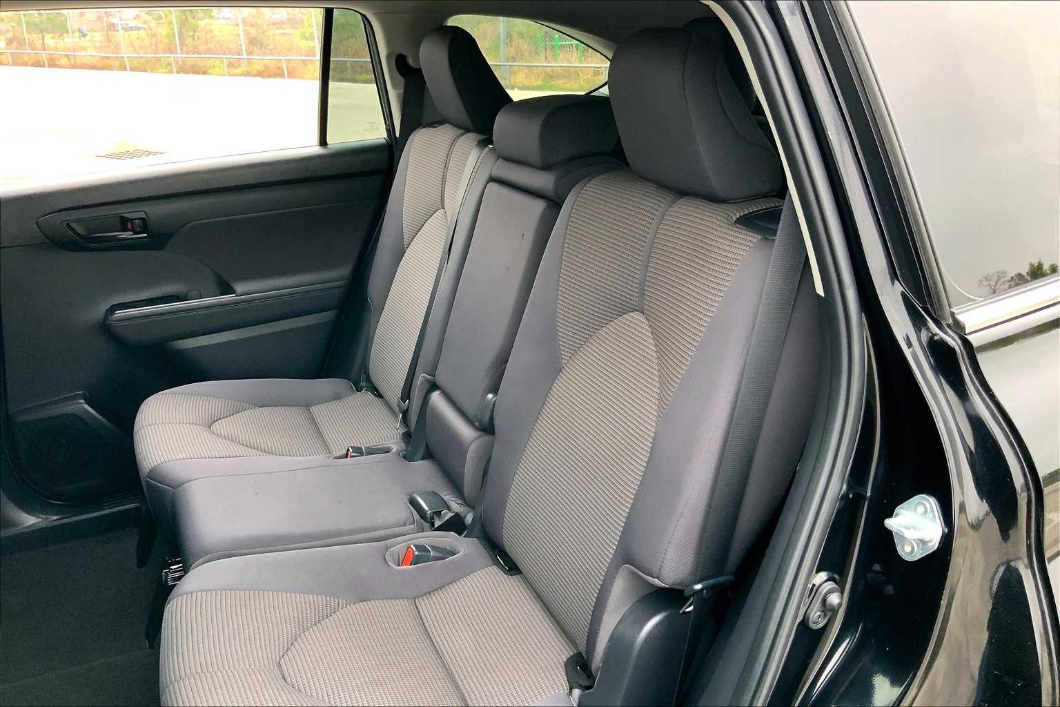 2023 Toyota Highlander Hybrid LE Midnight Black Metallic at Group 1 Toyota Southwest