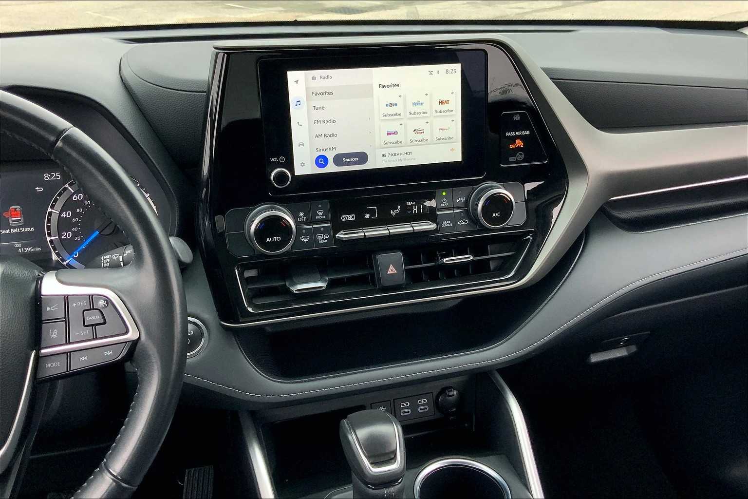 2023 Toyota Highlander Hybrid LE Midnight Black Metallic at Group 1 Toyota Southwest