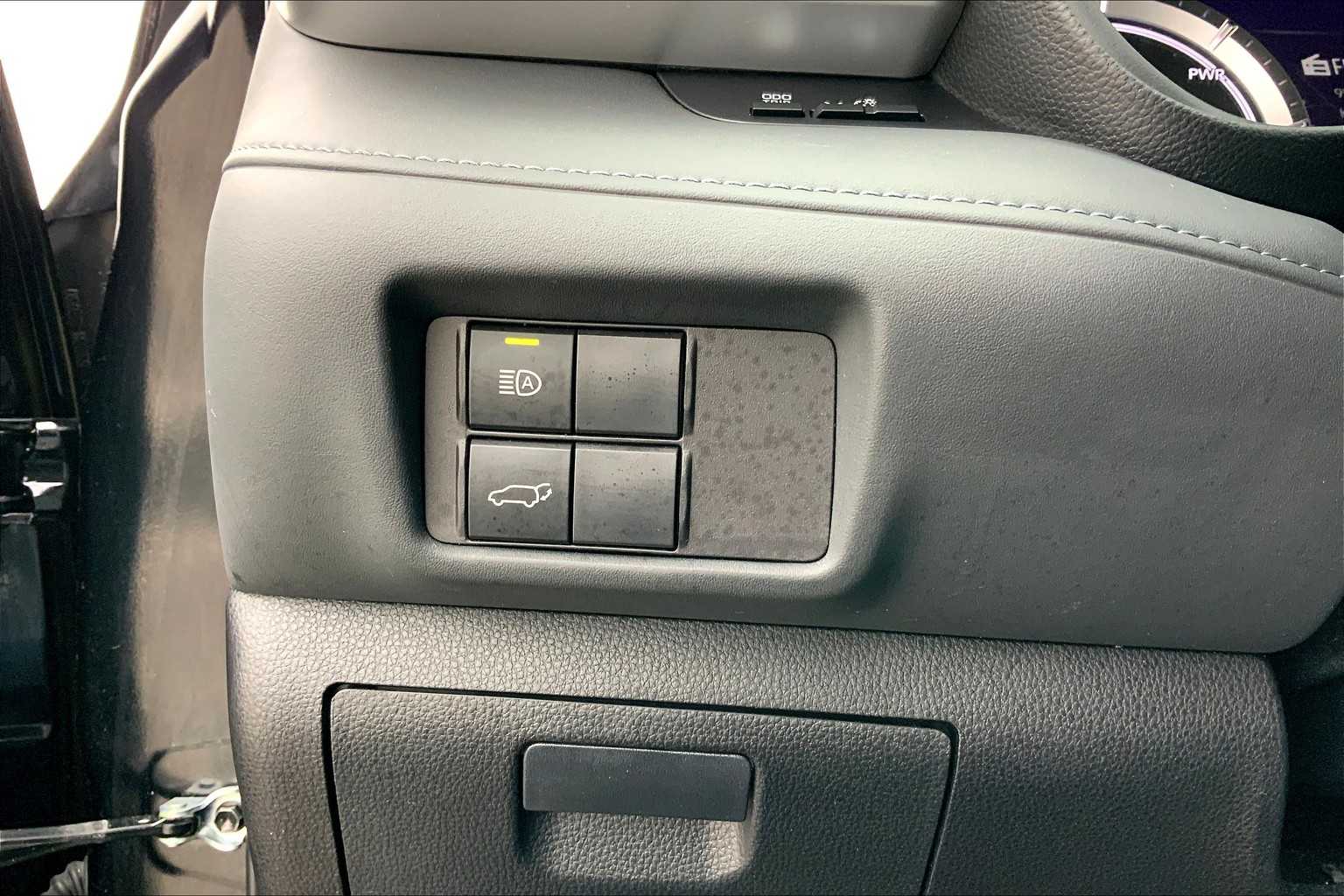2023 Toyota Highlander Hybrid LE Midnight Black Metallic at Group 1 Toyota Southwest