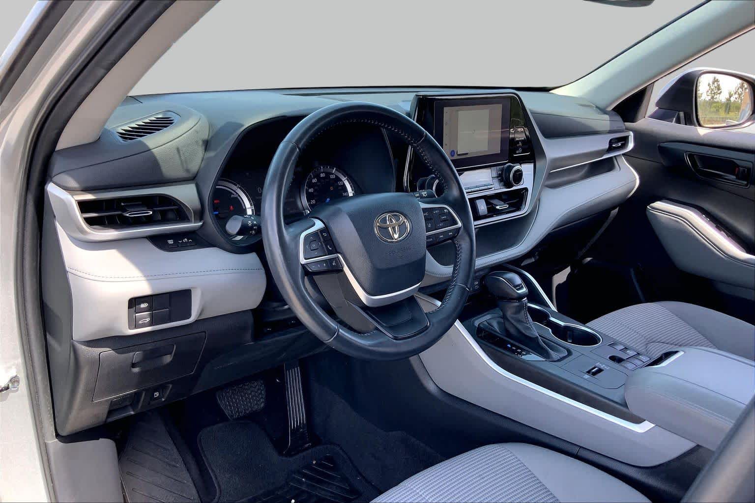 2023 Toyota Highlander Hybrid LE Celestial Silver Metallic at Honda of Clear Lake