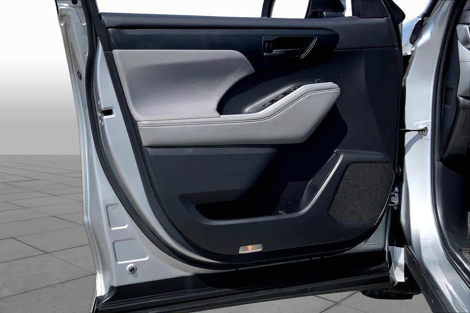2023 Toyota Highlander Hybrid LE Celestial Silver Metallic at Honda of Clear Lake
