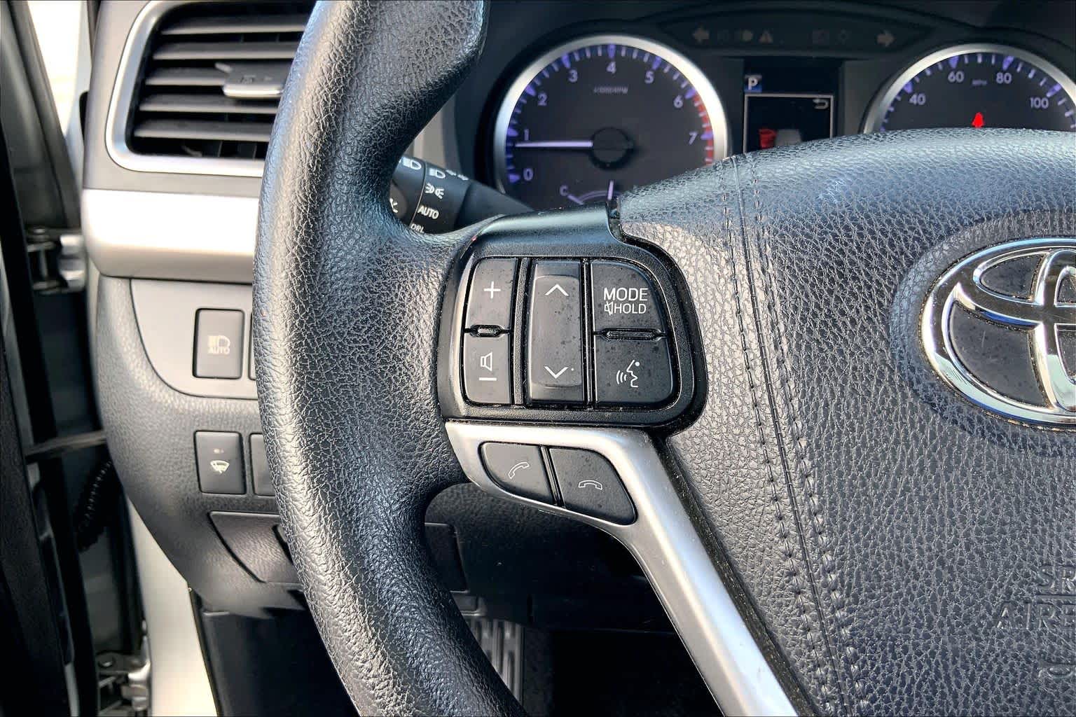 2019 Toyota Highlander LE Celestial Silver Metallic at Mac Haik CDJR North Houston