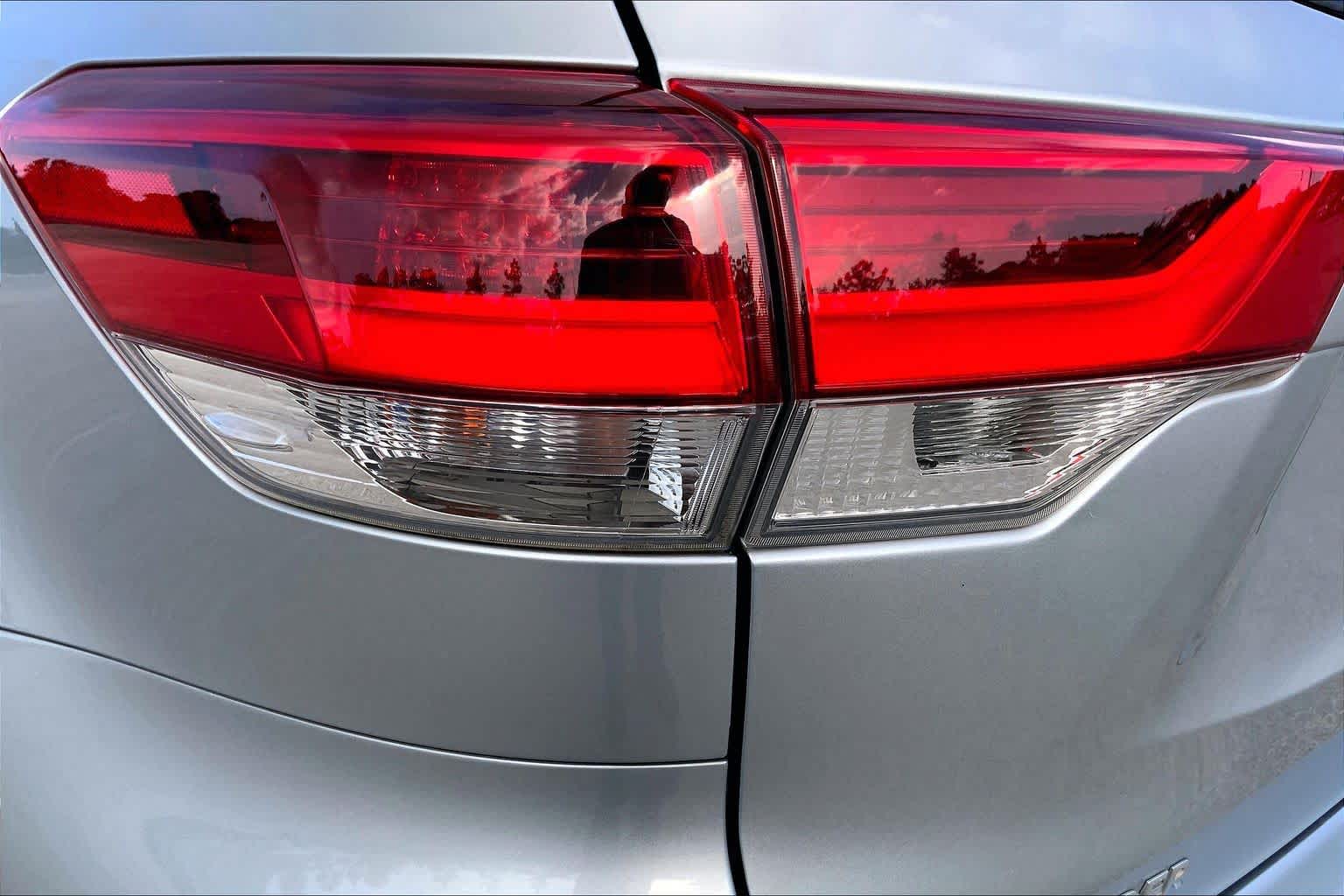 2019 Toyota Highlander LE Celestial Silver Metallic at Mac Haik CDJR North Houston