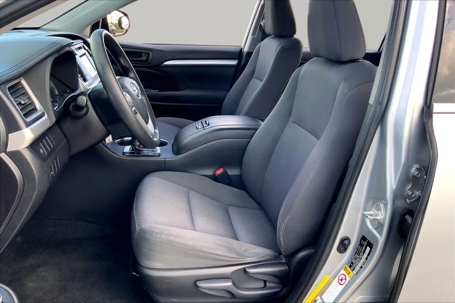 2019 Toyota Highlander LE Celestial Silver Metallic at Mac Haik CDJR North Houston
