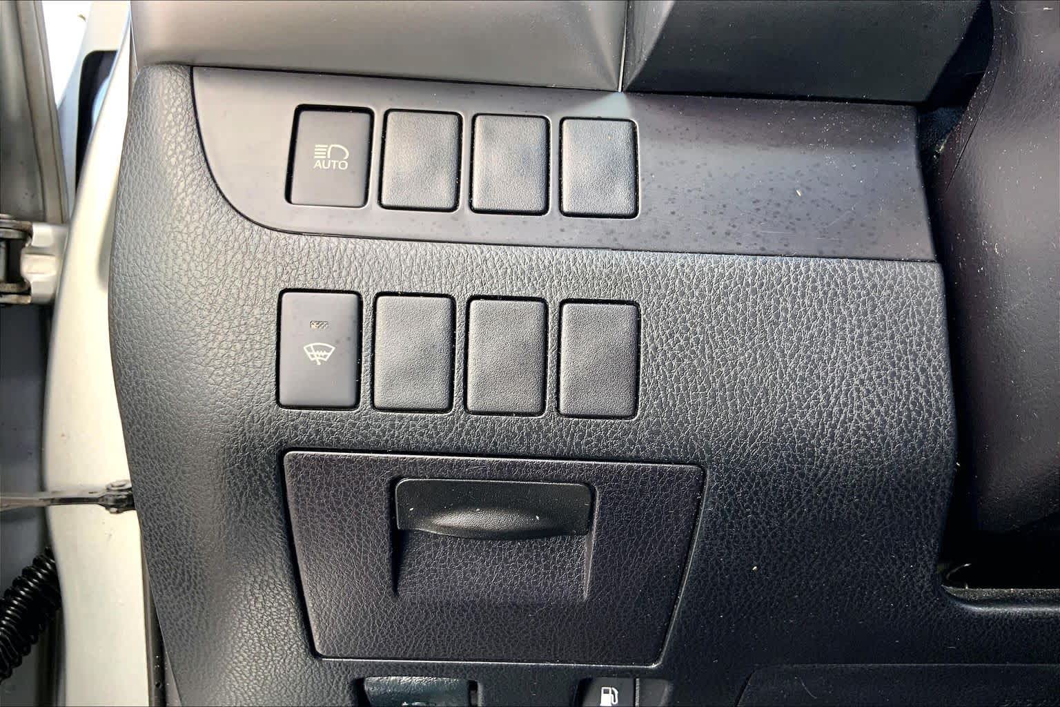 2019 Toyota Highlander LE Celestial Silver Metallic at Mac Haik CDJR North Houston