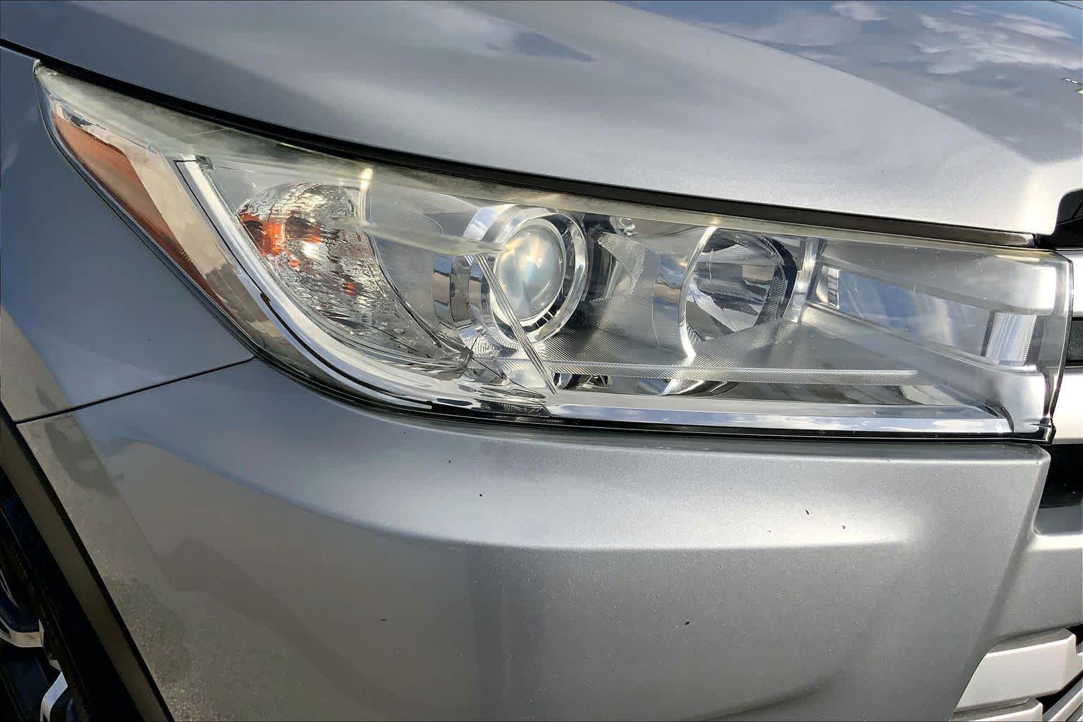 2019 Toyota Highlander LE Celestial Silver Metallic at Mac Haik CDJR North Houston
