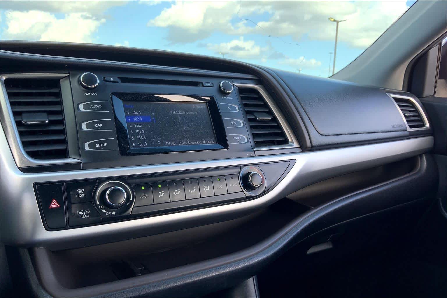 2019 Toyota Highlander LE Celestial Silver Metallic at Mac Haik CDJR North Houston