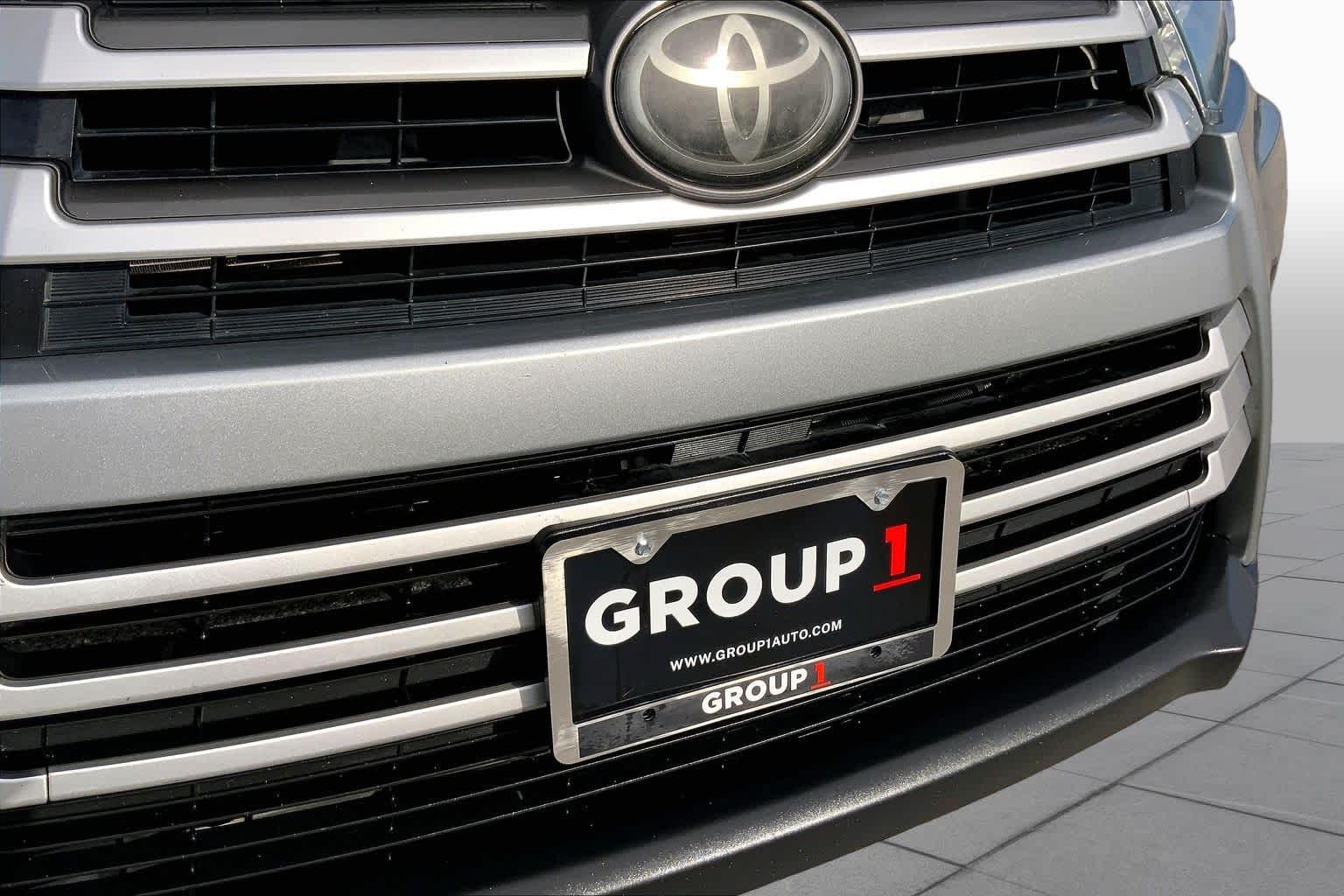 2019 Toyota Highlander LE Celestial Silver Metallic at Mac Haik CDJR North Houston