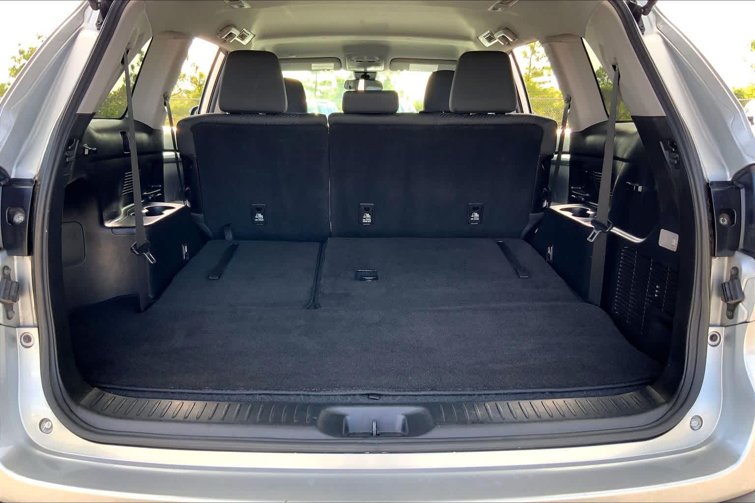 2019 Toyota Highlander LE Celestial Silver Metallic at Mac Haik CDJR North Houston