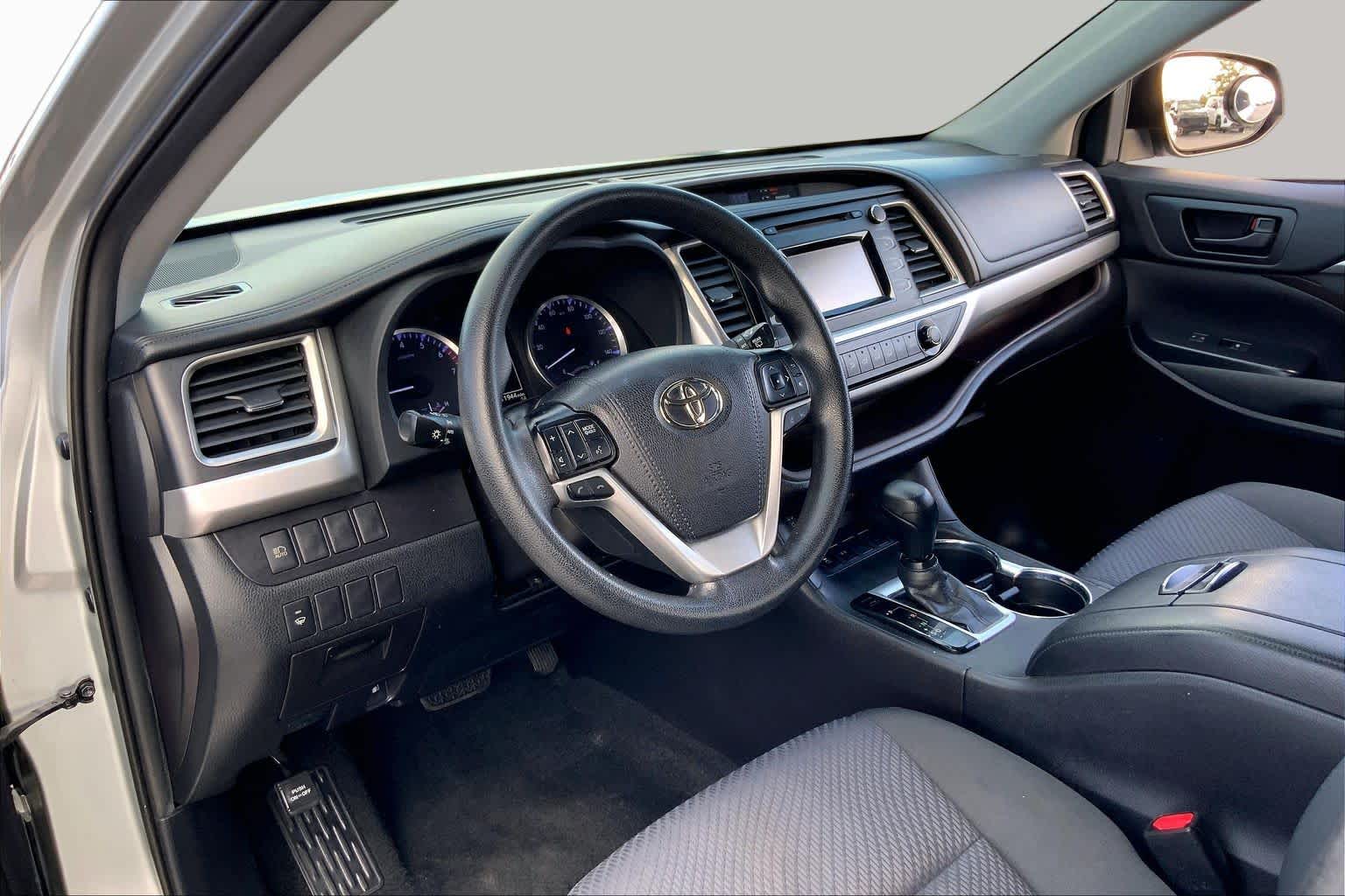2019 Toyota Highlander LE Celestial Silver Metallic at Mac Haik CDJR North Houston