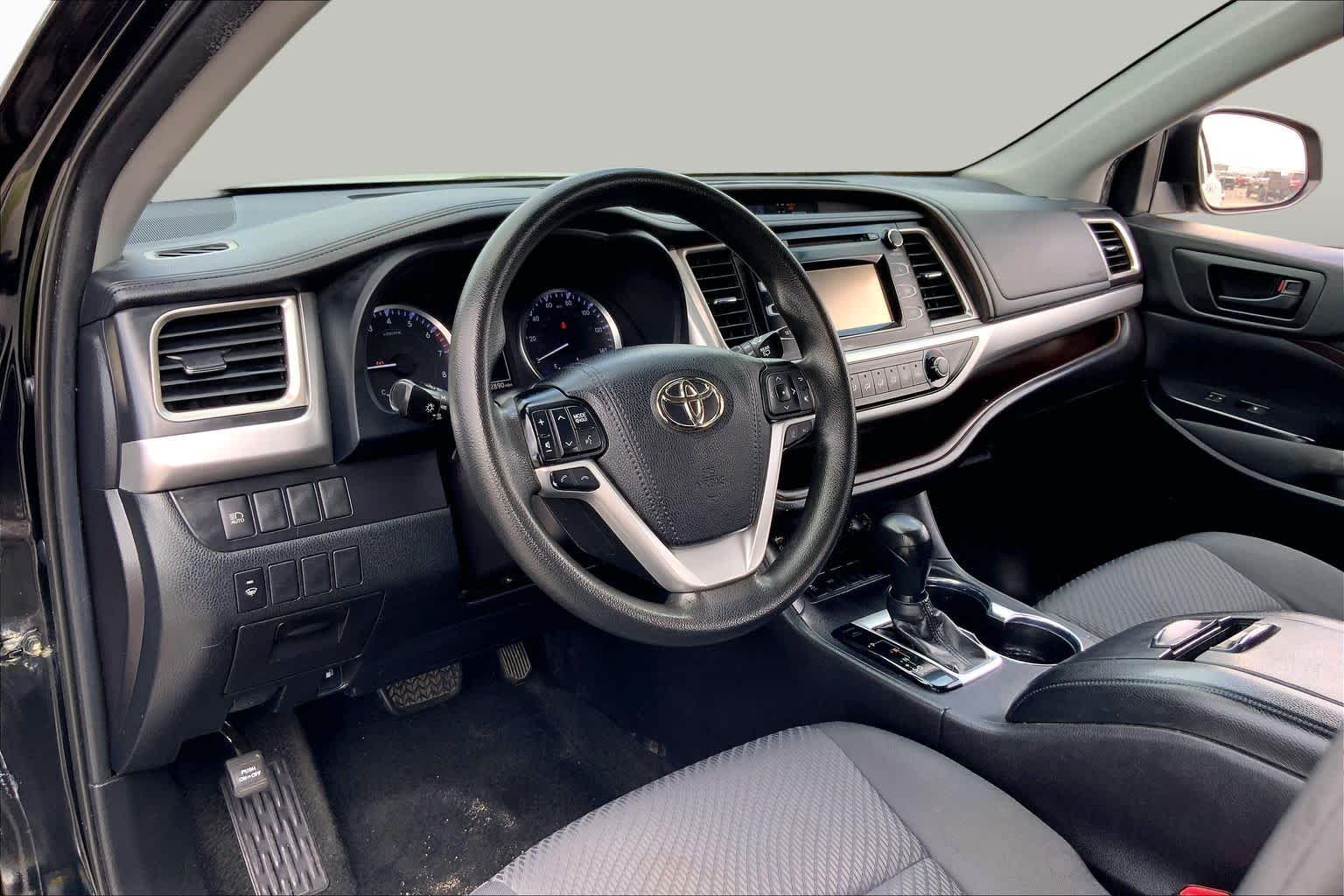 2019 Toyota Highlander LE Midnight Black Metallic at HGreg Houston