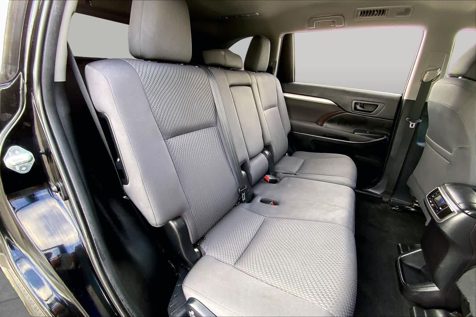 2019 Toyota Highlander LE Midnight Black Metallic at HGreg Houston