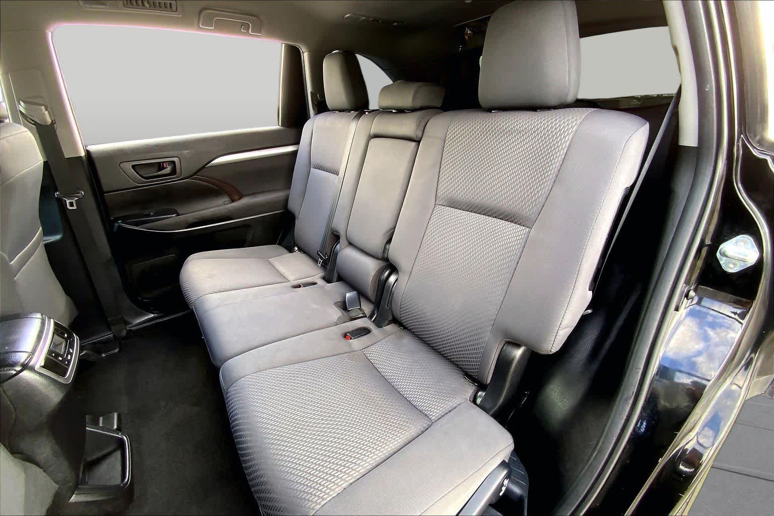 2019 Toyota Highlander LE Midnight Black Metallic at HGreg Houston