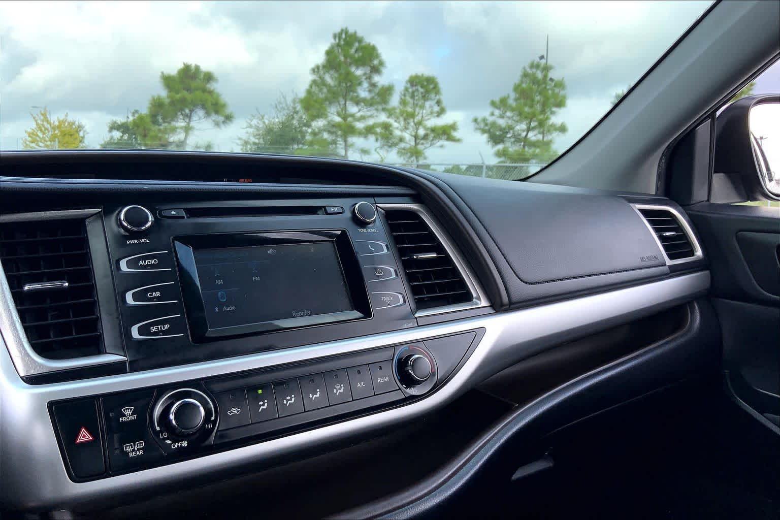 2019 Toyota Highlander LE Midnight Black Metallic at HGreg Houston