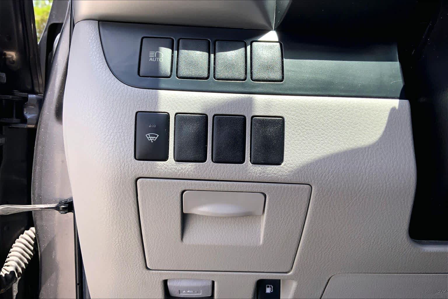 2019 Toyota Highlander LE Predawn Gray Mica at Group 1 Toyota Southwest