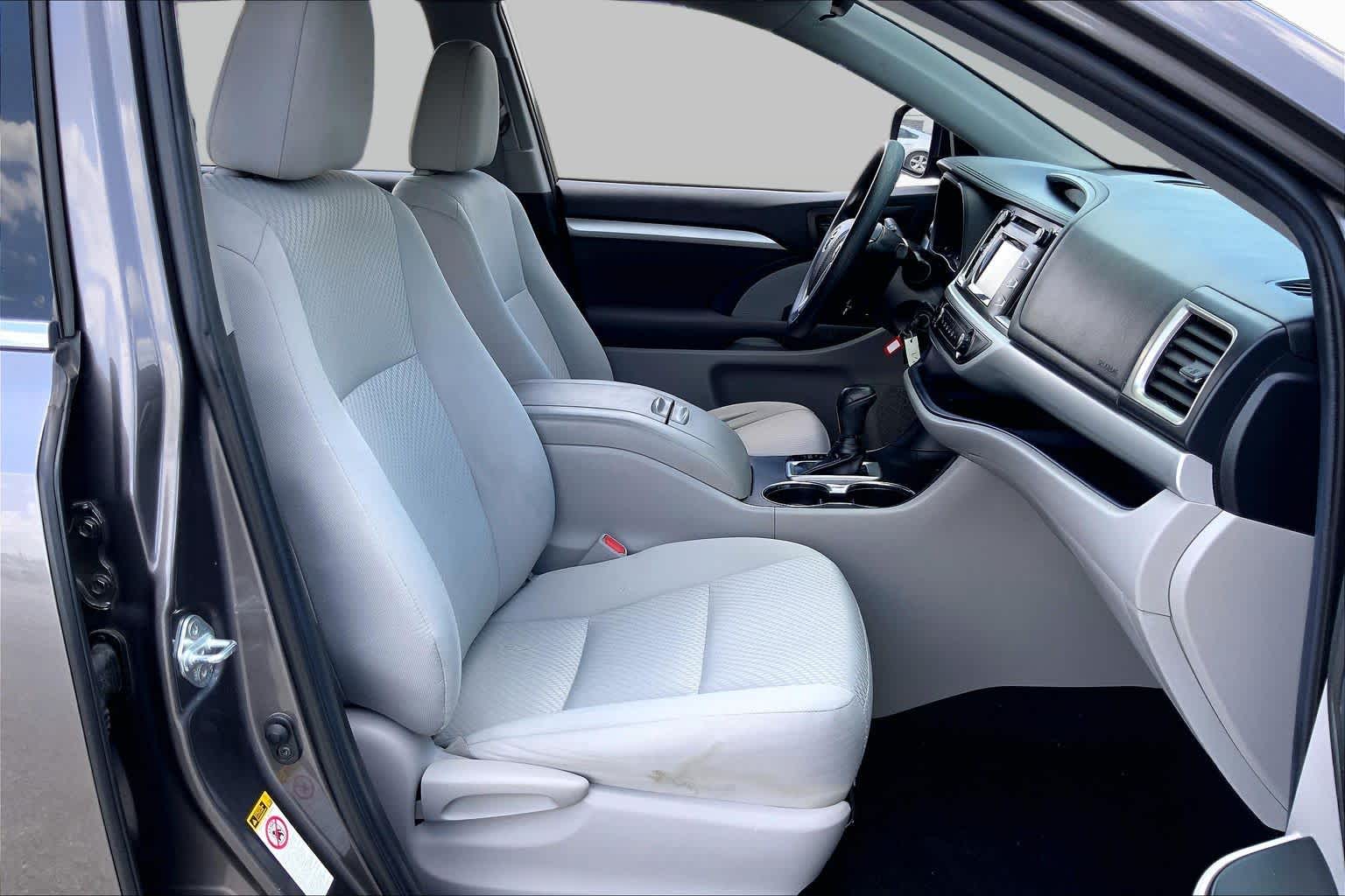 2019 Toyota Highlander LE Predawn Gray Mica at Group 1 Toyota Southwest