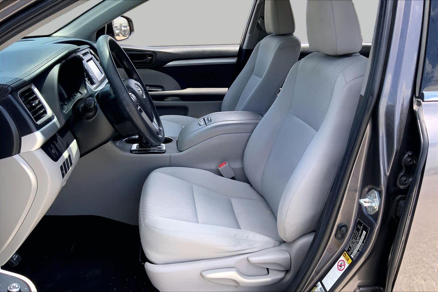 2019 Toyota Highlander LE Predawn Gray Mica at Group 1 Toyota Southwest