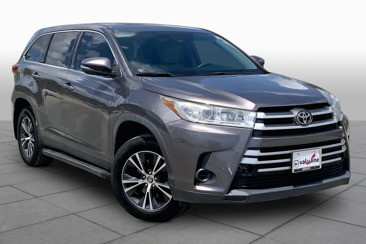 2019 Toyota Highlander LE Predawn Gray Mica at Group 1 Toyota Southwest