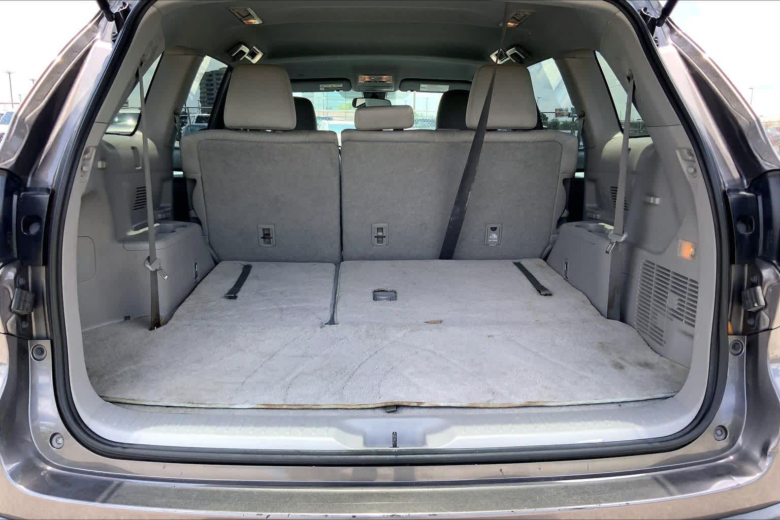 2019 Toyota Highlander LE Predawn Gray Mica at Group 1 Toyota Southwest