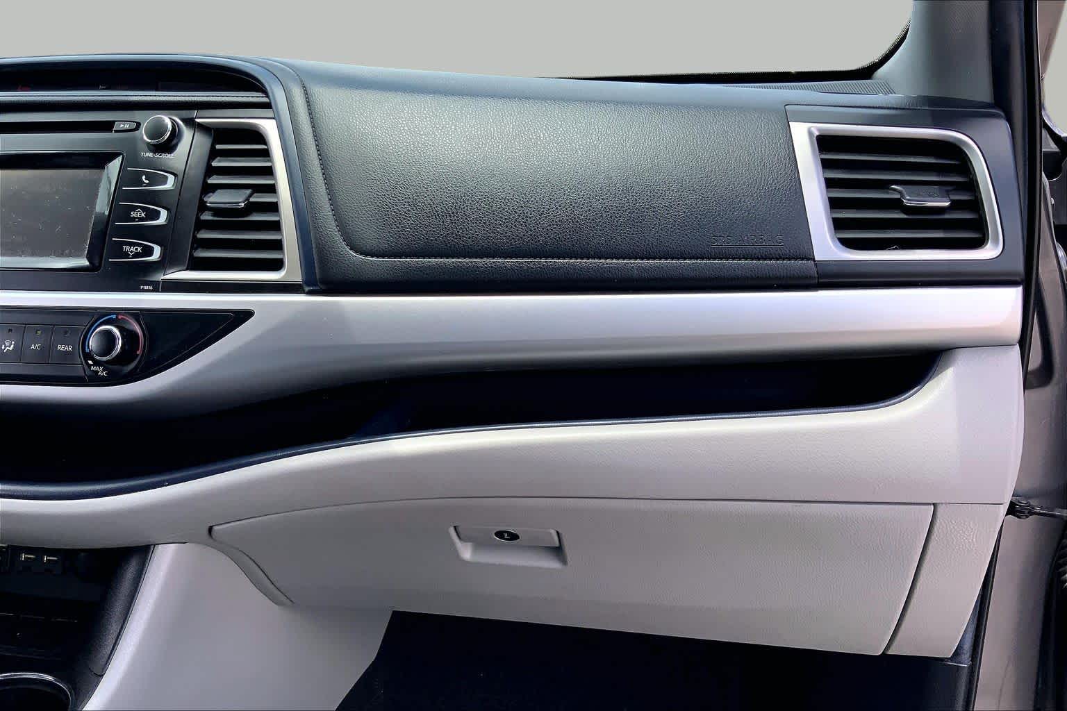 2019 Toyota Highlander LE Predawn Gray Mica at Group 1 Toyota Southwest