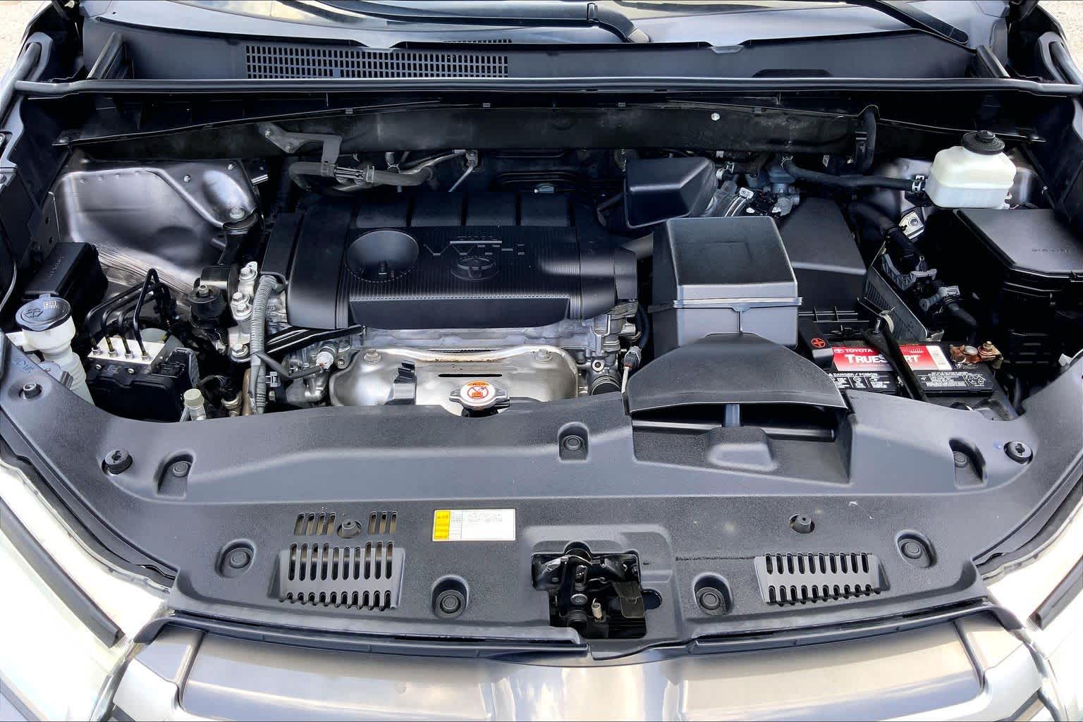 2019 Toyota Highlander LE Predawn Gray Mica at Group 1 Toyota Southwest