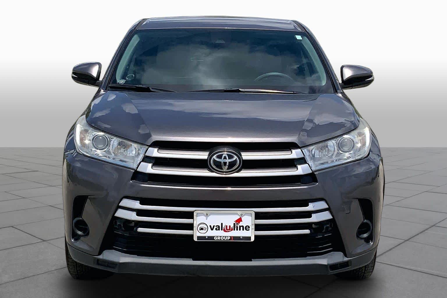 2019 Toyota Highlander LE Predawn Gray Mica at Group 1 Toyota Southwest