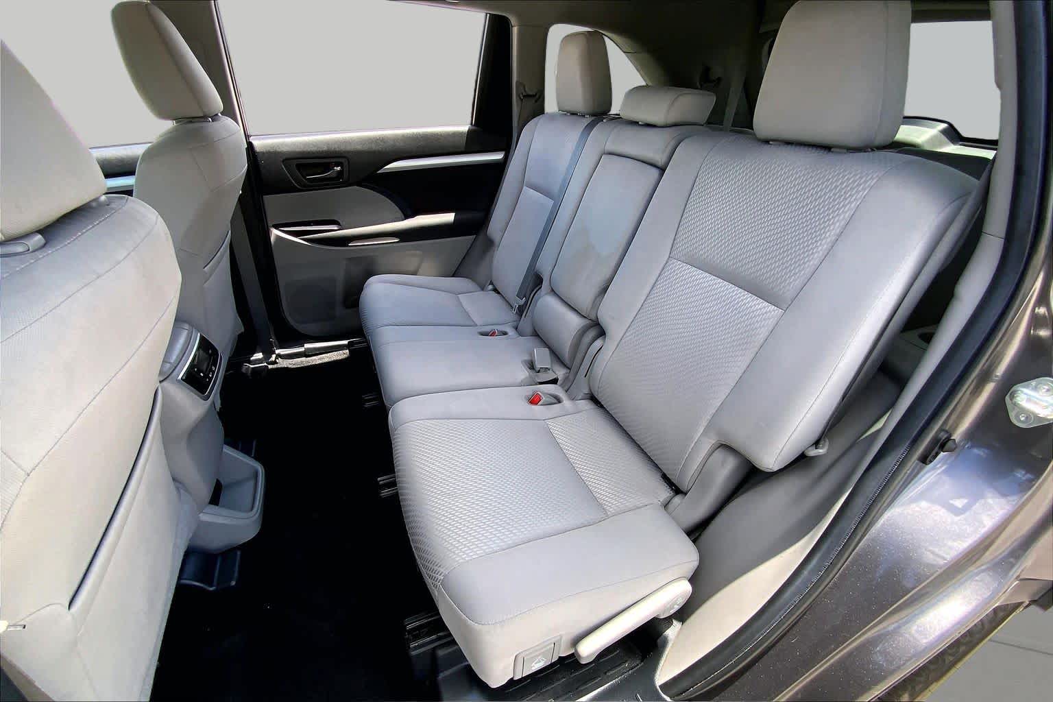 2019 Toyota Highlander LE Predawn Gray Mica at Group 1 Toyota Southwest