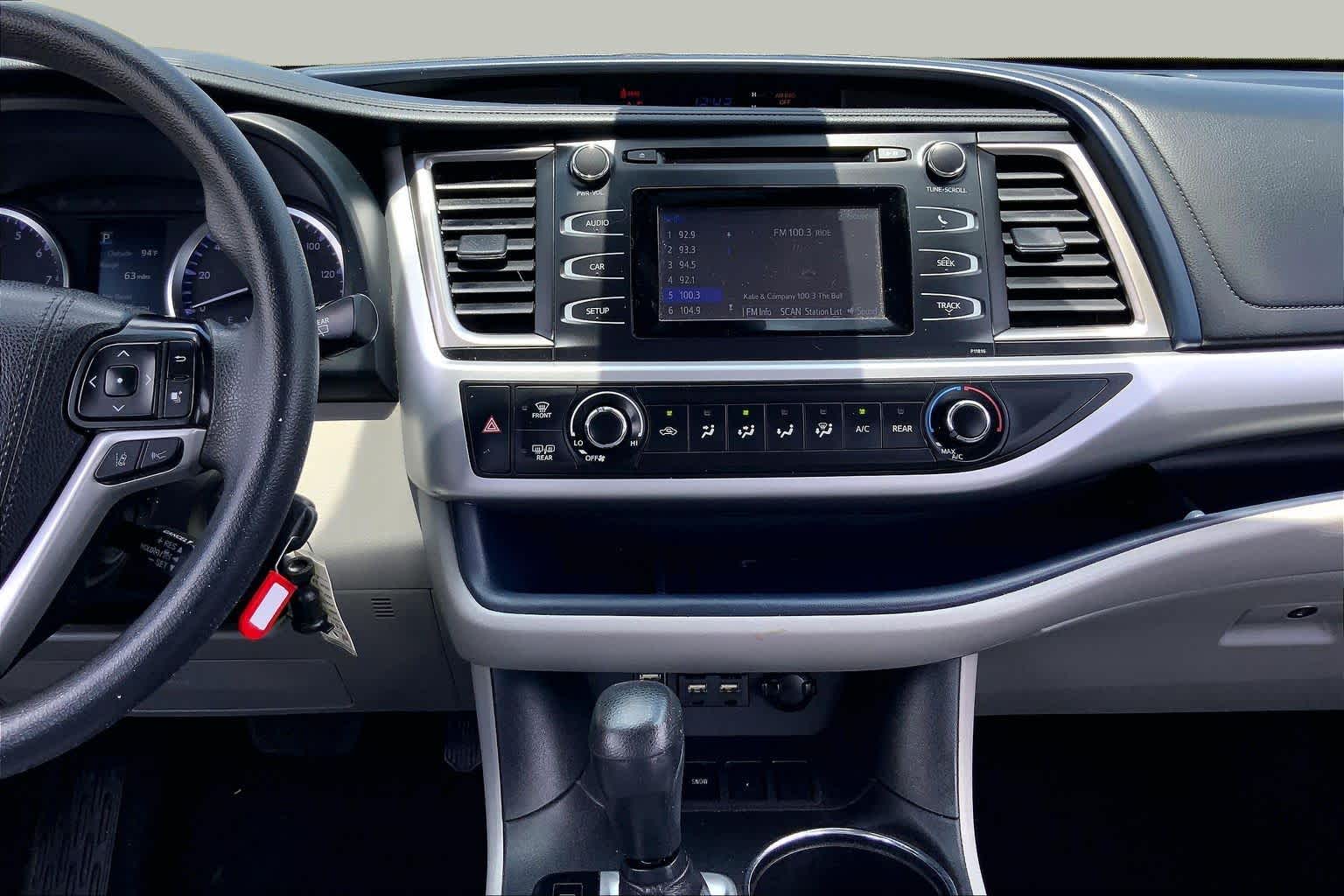 2019 Toyota Highlander LE Predawn Gray Mica at Group 1 Toyota Southwest