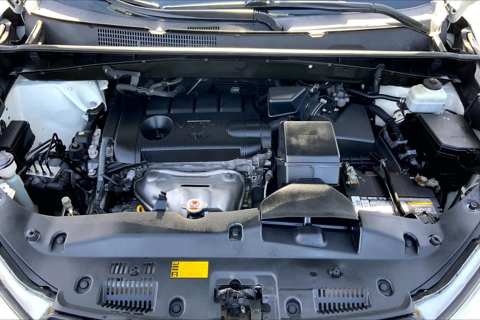 2019 Toyota Highlander LE Blizzard Pearl at Group 1 Toyota Southwest