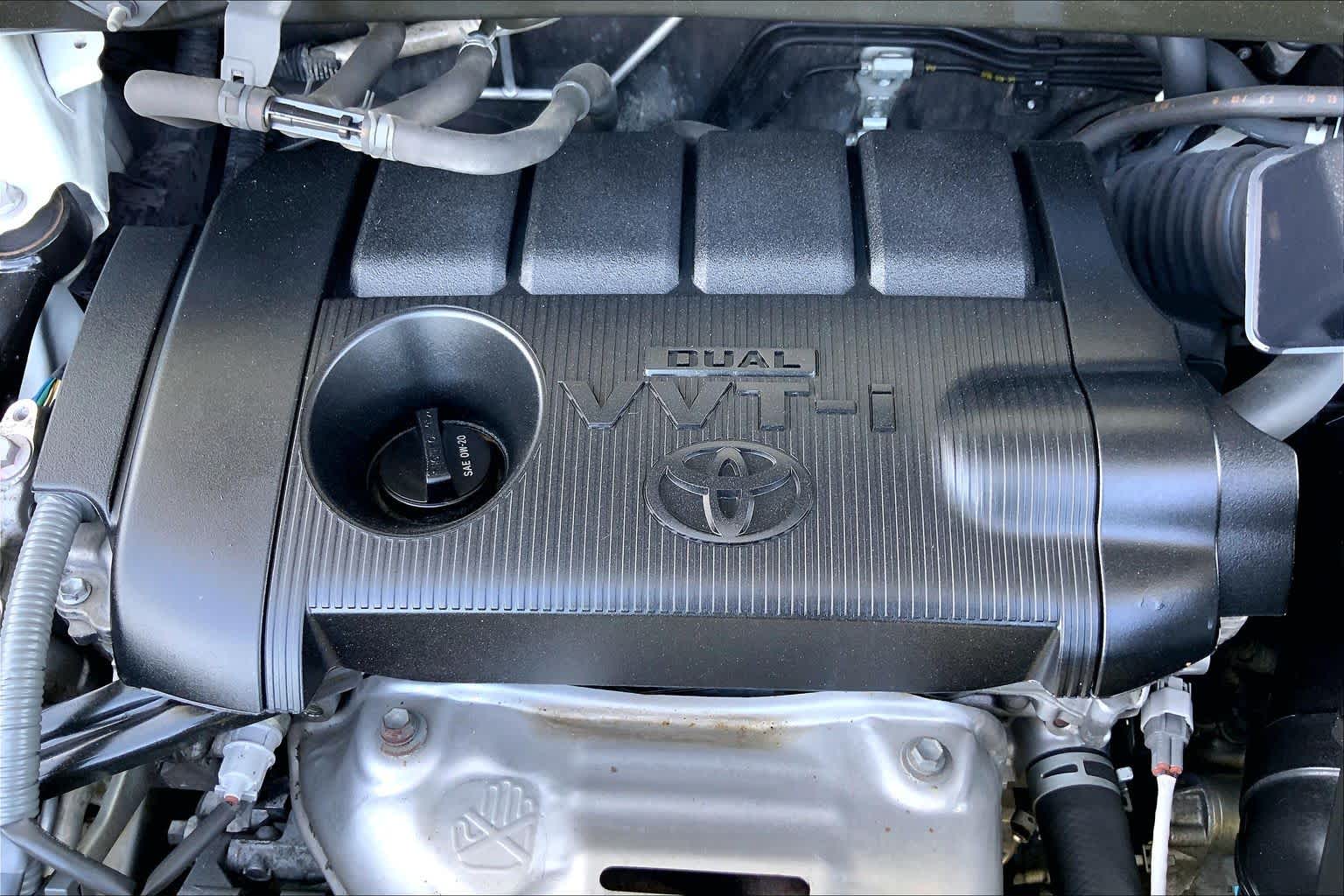 2019 Toyota Highlander LE Blizzard Pearl at Group 1 Toyota Southwest