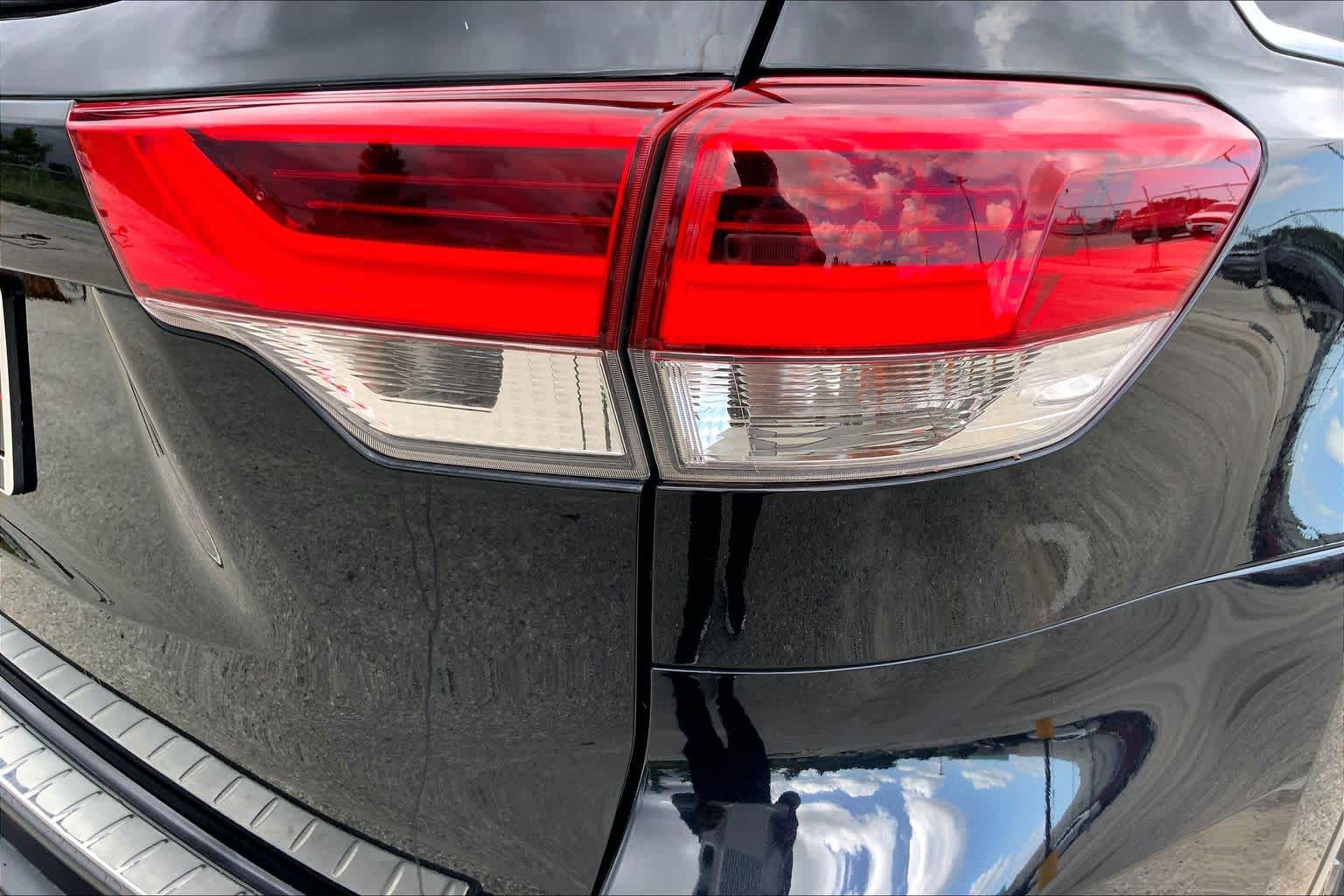 2019 Toyota Highlander LE Midnight Black Metallic at Lexus Southwest Houston