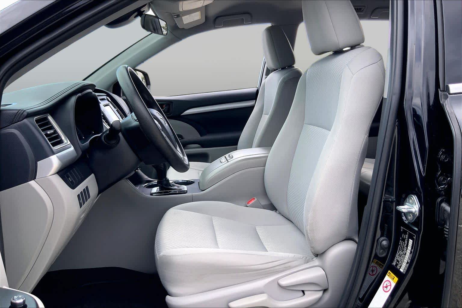 2019 Toyota Highlander LE Midnight Black Metallic at Lexus Southwest Houston