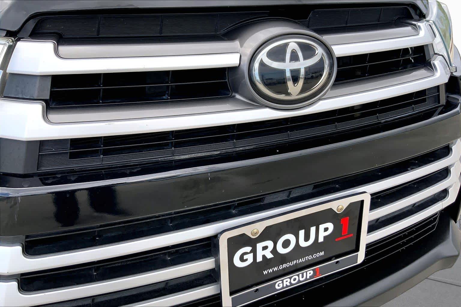 2019 Toyota Highlander LE Midnight Black Metallic at Lexus Southwest Houston