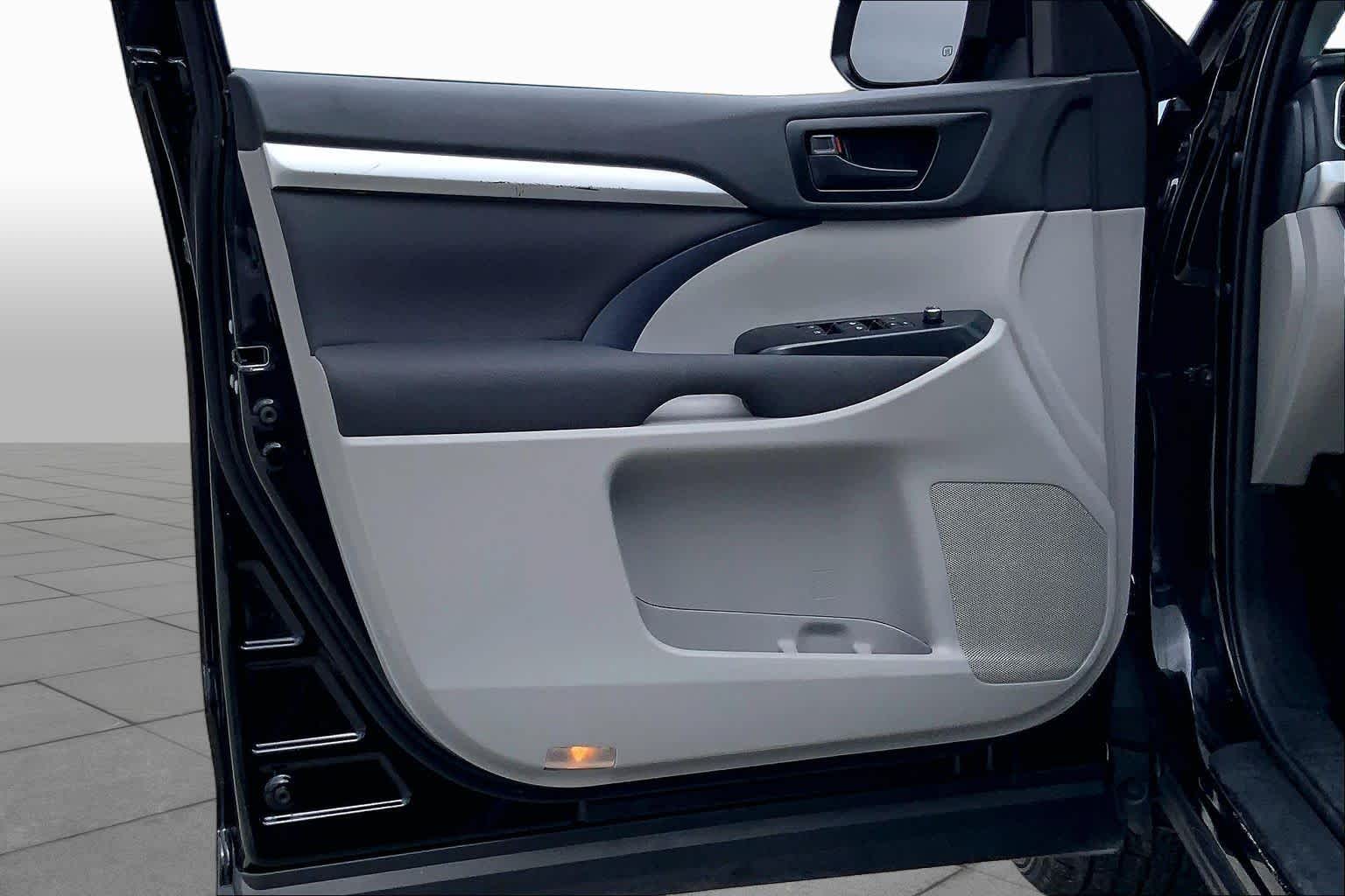 2019 Toyota Highlander LE Midnight Black Metallic at Lexus Southwest Houston