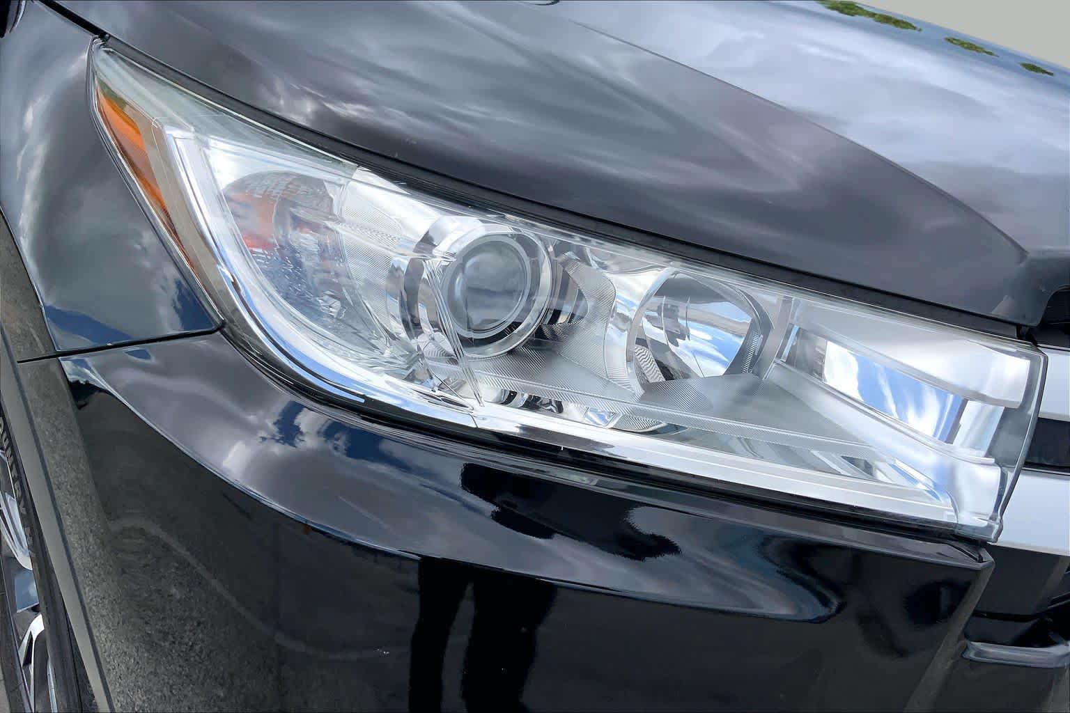2019 Toyota Highlander LE Midnight Black Metallic at Lexus Southwest Houston