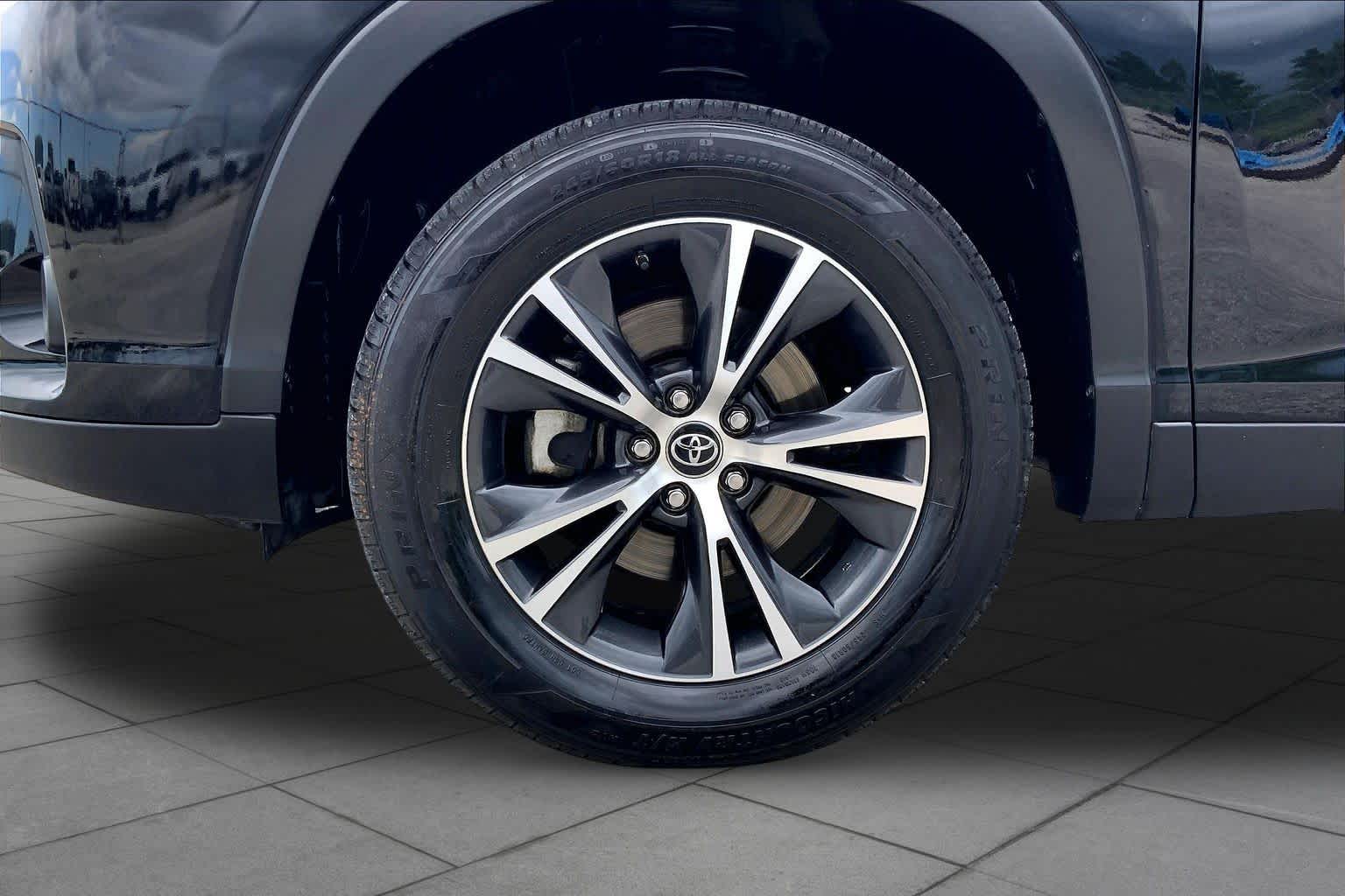 2019 Toyota Highlander LE Midnight Black Metallic at Lexus Southwest Houston